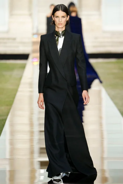 Look 13